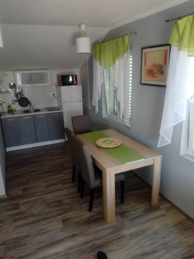 Appartamento Mendula Pakoštane Esterno foto